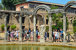 Gruppenfoto in der Villa Hadriana